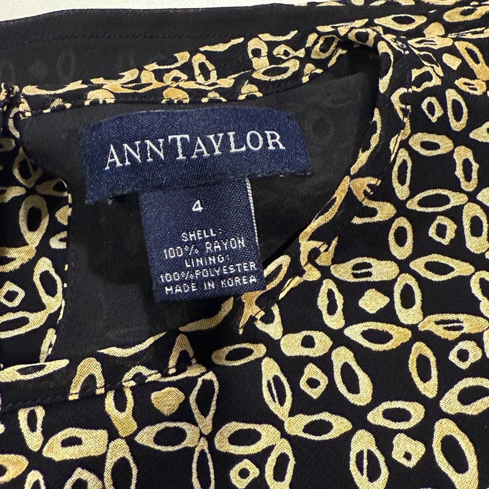 Ann Taylor Black and Gold Fitted Sleeveless Tank Top‎ - Picture 3 of 3